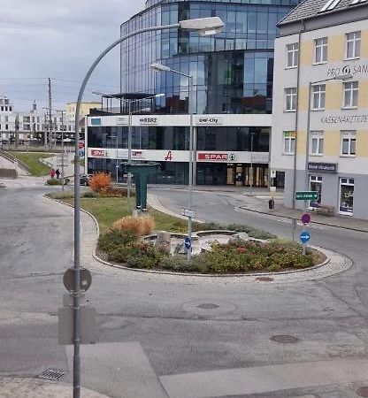 Nina Apartment Wiener Neustadt Exterior foto